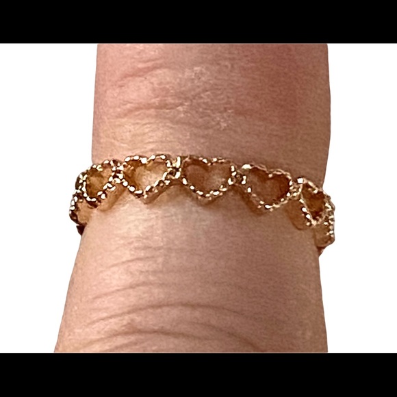 Gold Heart Ring - Picture 3 of 3